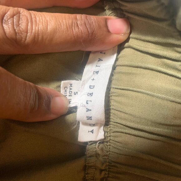 JANE AND DELANCEY WOMENS SMALL PAPER BAG SHORTS OLIVE ARMY GREEN CARGO - Picture 14 of 15